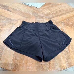 Lululemon hotty hot shorts 2.5”